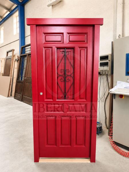 puerta-calle-ventanuco-pintada-rojo