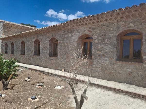 Cortijo ventanas madera foto 5