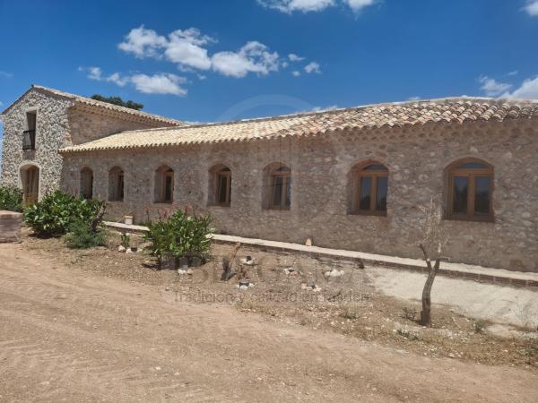 Cortijo ventanas madera foto 2