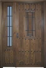 Puerta Rústica Castellana con Fijo y Ventanuco Rejas y Clavos 